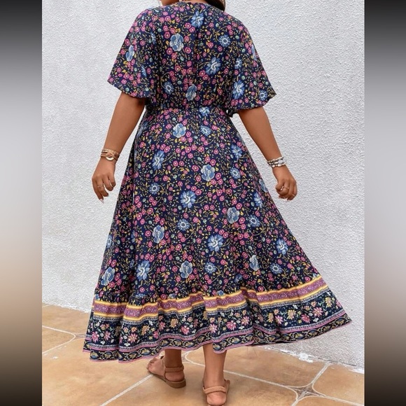 Plus size floral print butterfly sleeve ruffle hem maxi dress - Picture 3 of 5